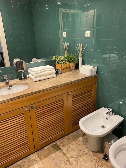 Swimming Pool Apartment With Private Garage Porto Ngoại thất bức ảnh